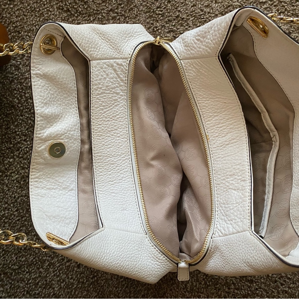 MICHAEL Michael Kors Women's White Jet Set Chain Shoulder Bag - Picture 3 of 5